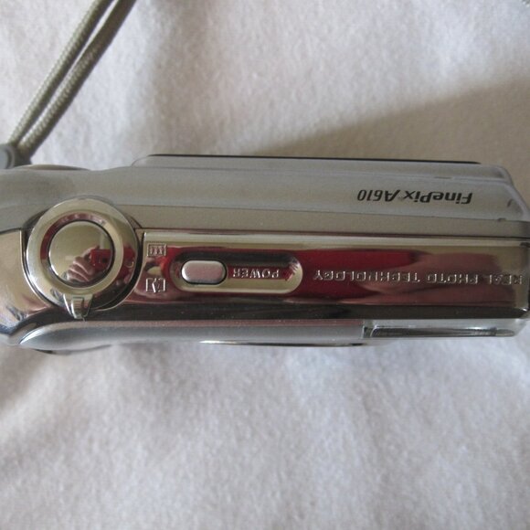 FujiFilm Finepix A610 Digital Camera: 6.3mp, Tested & Works, w/ memory card - Picture 2 of 7